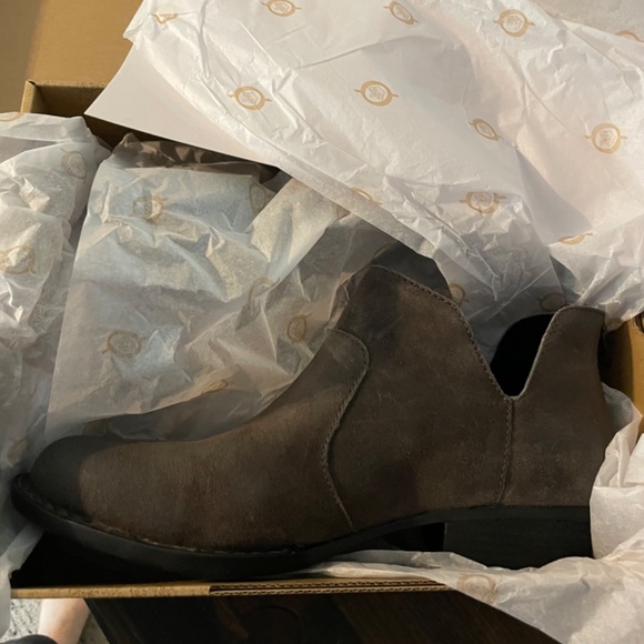 Born KERRI GREY PELTRO DISTRESSED size 9.5 - Picture 2 of 10